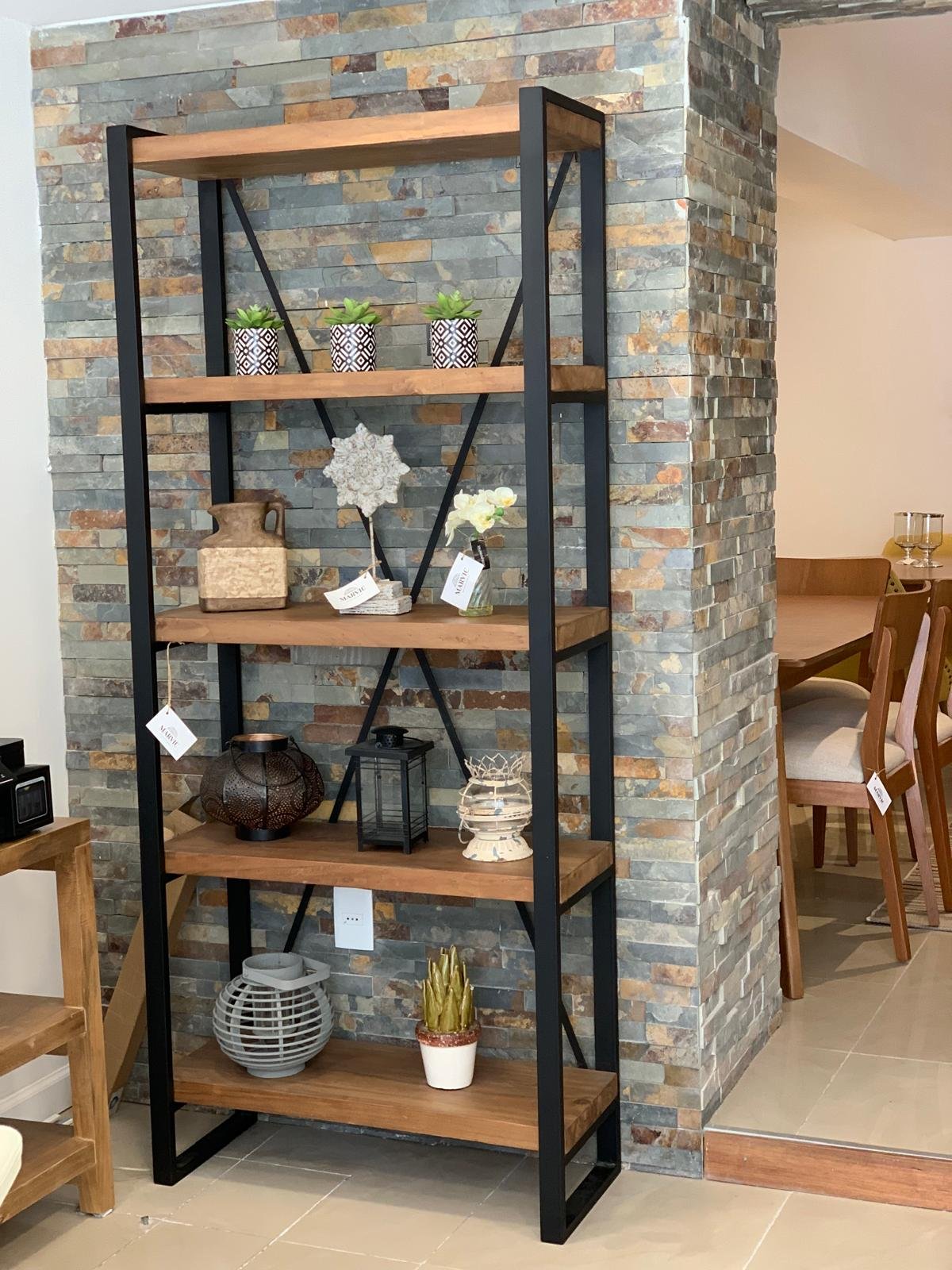 Biblioteca En Hierro
