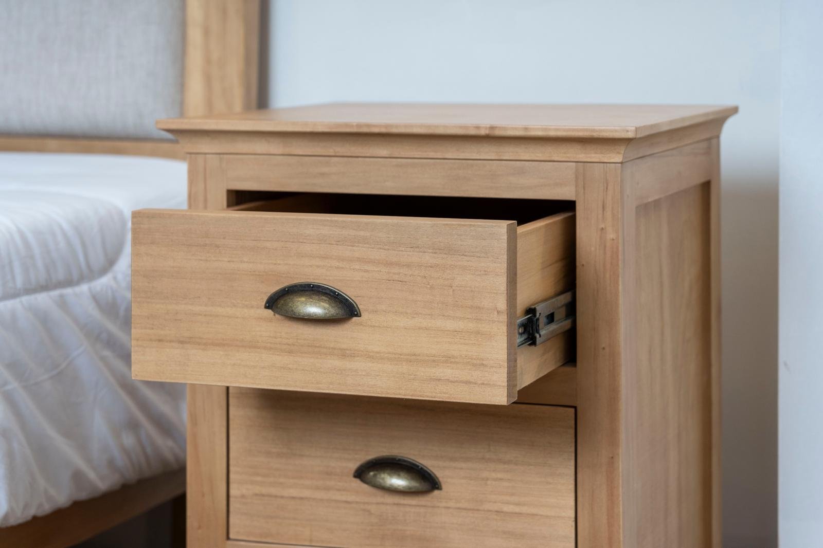 Mesa De Luz Livia
