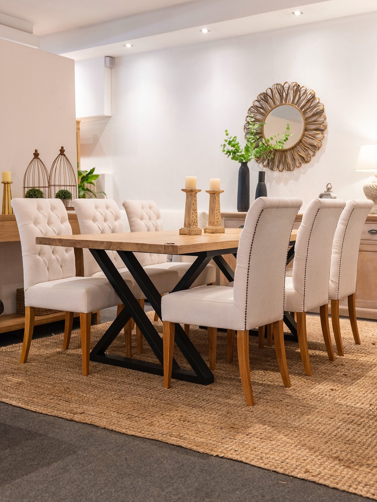 Set de comedor con sillas capitoné